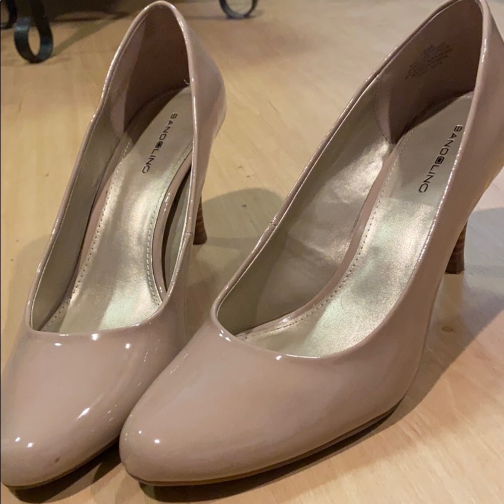 Bandolino Tan Heels